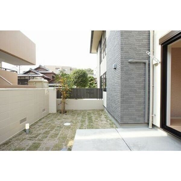 シーズンステージ本山 N101 庭