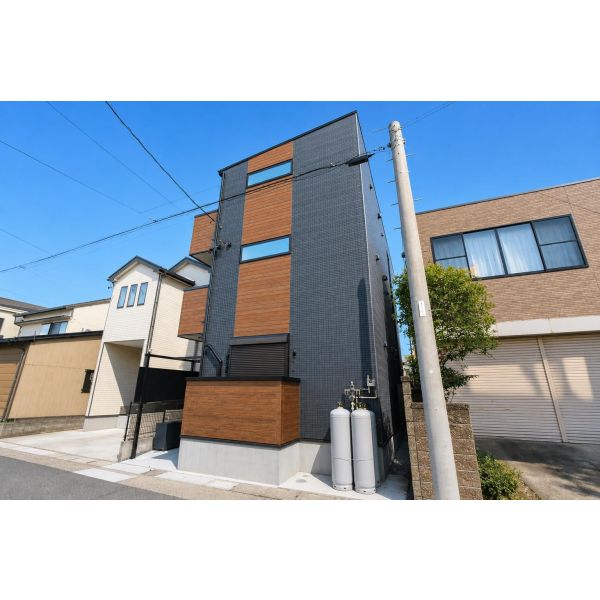 プリシェール中小田井 301 建物外観