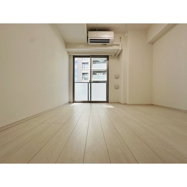 ディアレイシャス大須観音III 802 寝室